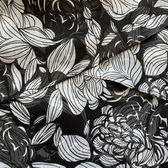 ALFANI: Women’s size 10 multi ruffle layers blouse, Grecian  jeweled neckline. - Picture 11 of 13